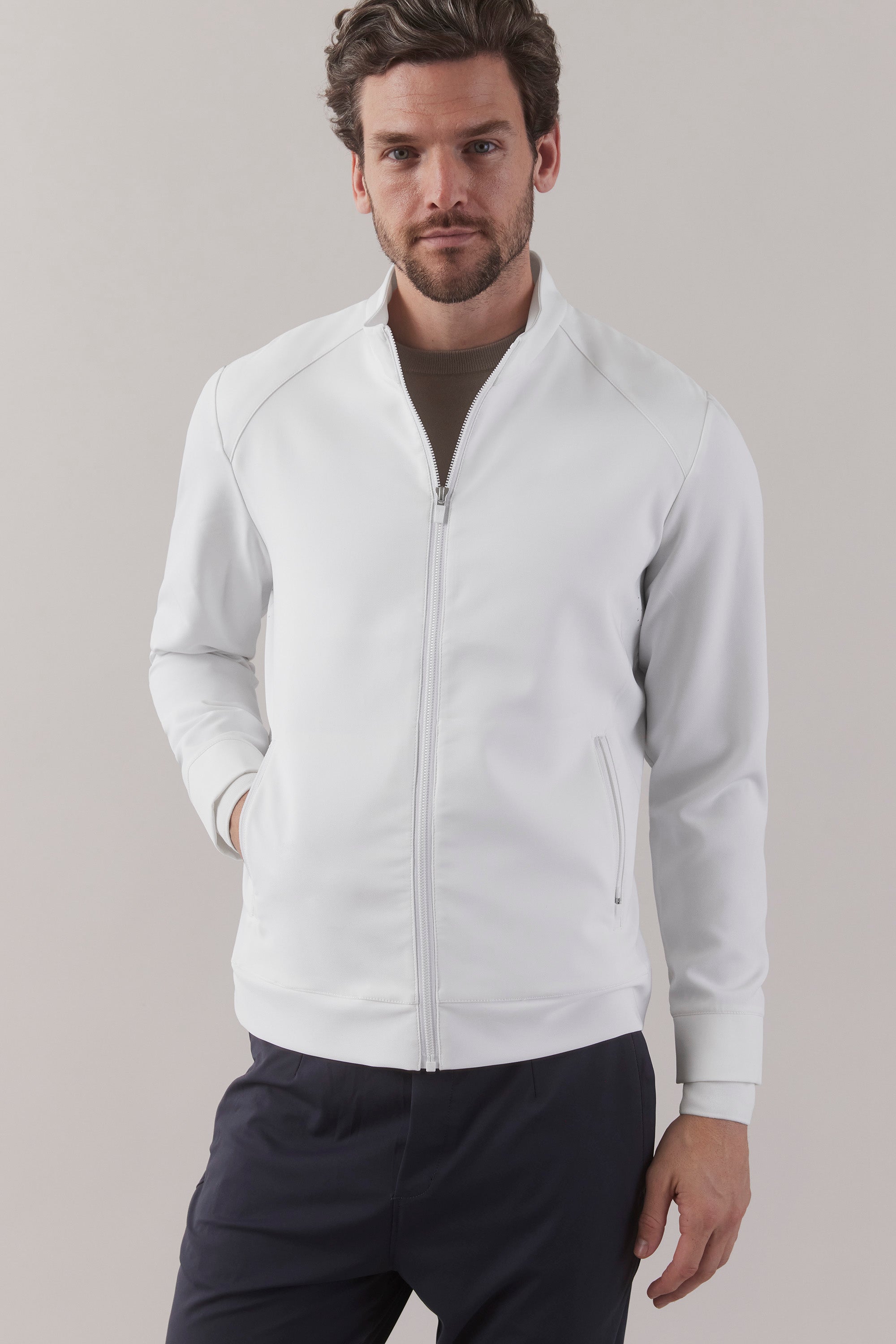 Blend comfort and style with the 450 Clinical Jacket – J.BARBER